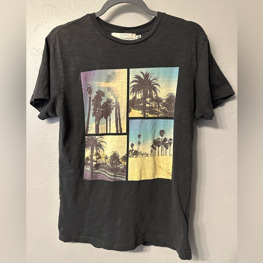 H&M Label of Graded Goods Mens Palm/Peach Graphic T-Shirt Small